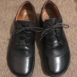 Black Leather shoe for men.